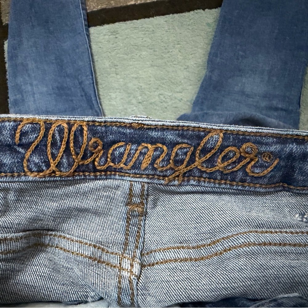 Wrangler Women's Classic Blue Straight Leg Jeans